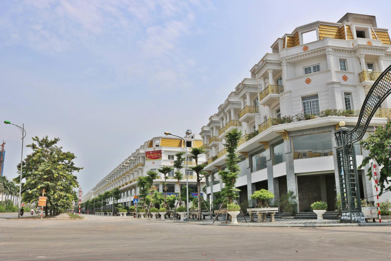 Bán biệt thự 336m2, mặt tiền lớn, hoàn thiện cơ bản tại khu C Geleximco Lê Trọng Tấn