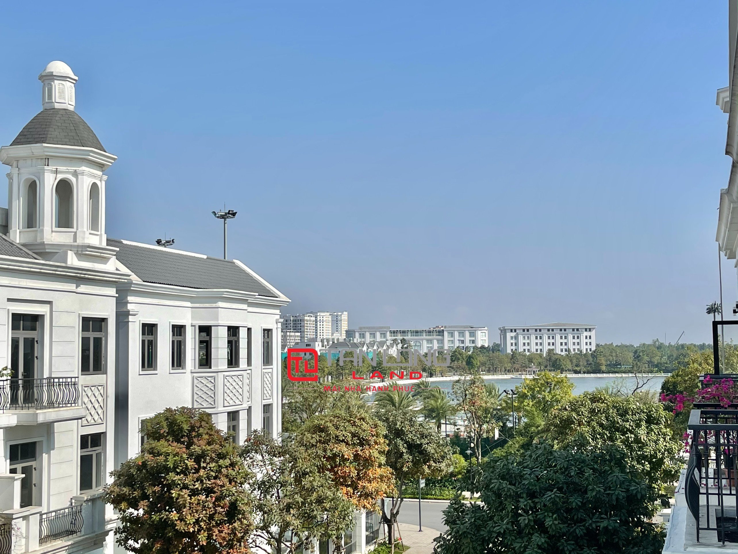Bán nhà liền kề 100m2 x 3 tầng, căn xẻ khe 3 mặt thoáng, đường lớn tại khu B Geleximco Lê Trọng Tấn